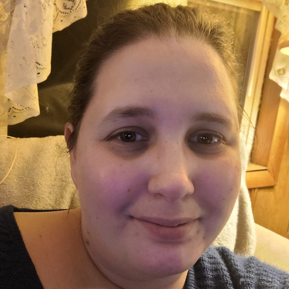 Profile Picture of Shelly Pratt (@countryqueen84) on Poshmark