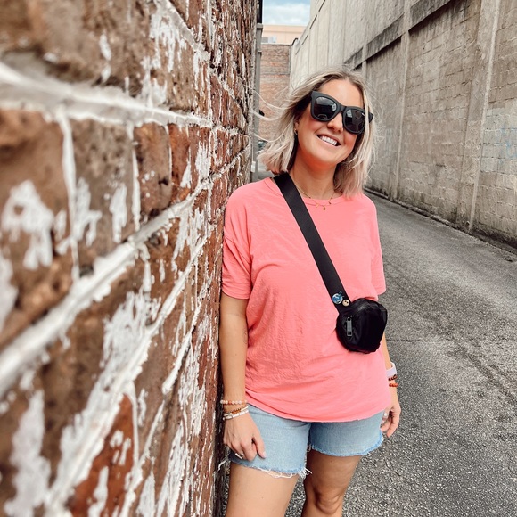 Profile Picture of Shana Revell (@shanarevell) on Poshmark