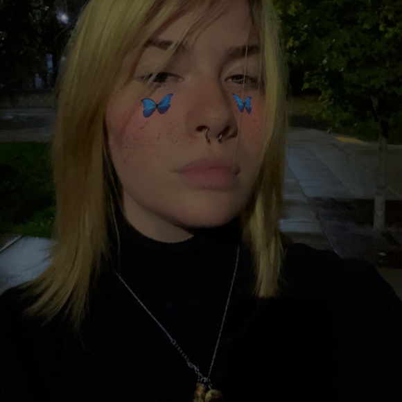 Profile Picture of Alex Wells (@gaylex) on Poshmark