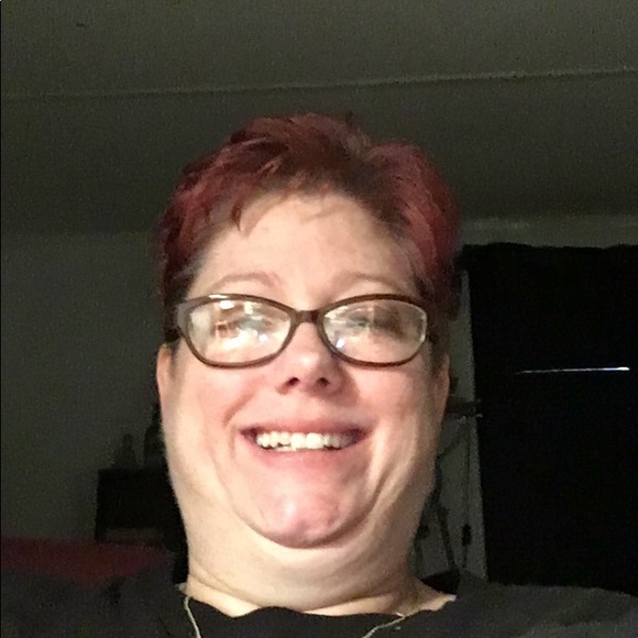 Profile Picture of Sharon Cook (@scook213) on Poshmark