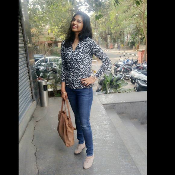 Profile Picture of Sargam Sahota (@sargam9) on Poshmark