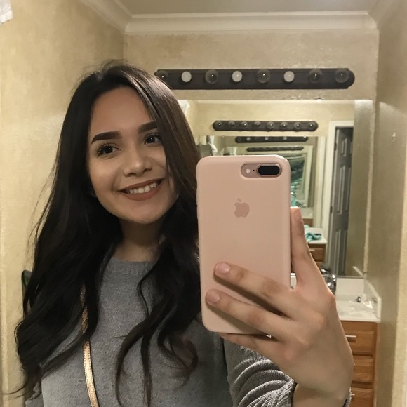 Profile Picture of Lisette Rocha (@lisrocha88) on Poshmark