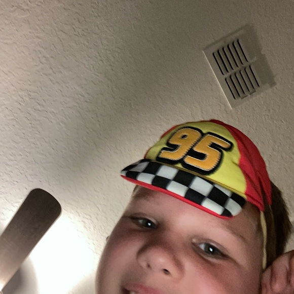 Profile Picture of Zachary Kelly (@zhulk1212) on Poshmark