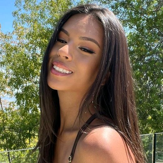 Profile Picture of lara.bennett (@lara.bennett) on Tiktok