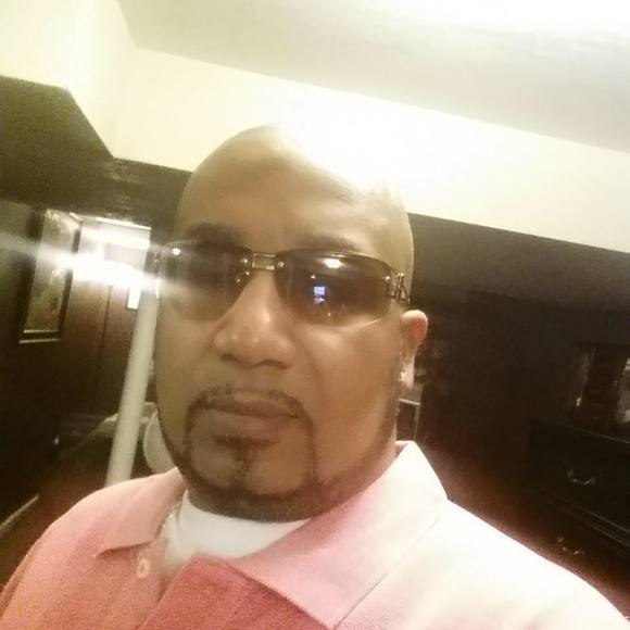 Profile Picture of Kevin Bowen (@kevinshortie) on Poshmark