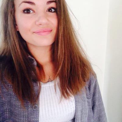 Profile Picture of Isabella Hanson (@bellahans0n) on Twitter