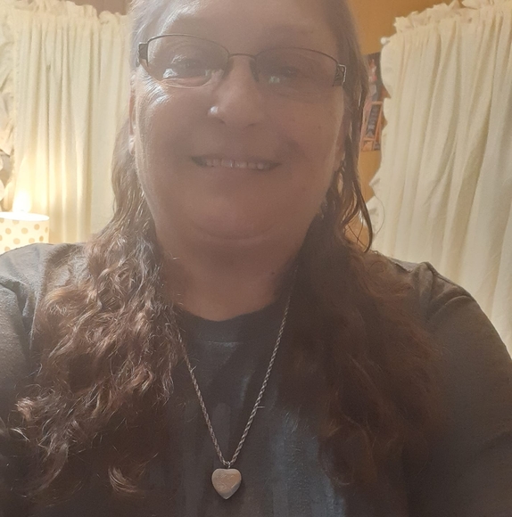 Profile Picture of Frances Stowe (@francesstowe) on Poshmark