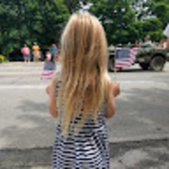 Profile Picture of Christi Kelly (@cparrent) on Poshmark