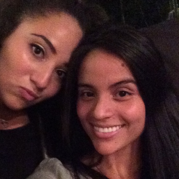 Profile Picture of Andrea Little (@lovelymrslittle) on Poshmark