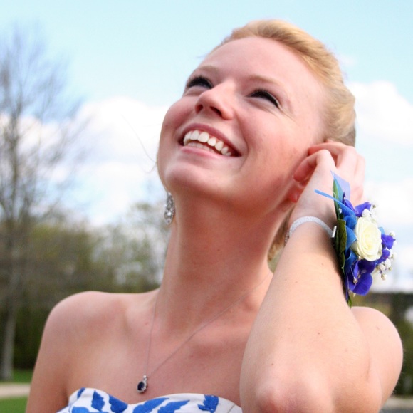 Profile Picture of Cassidy Lancor (@cassidyjl27) on Poshmark