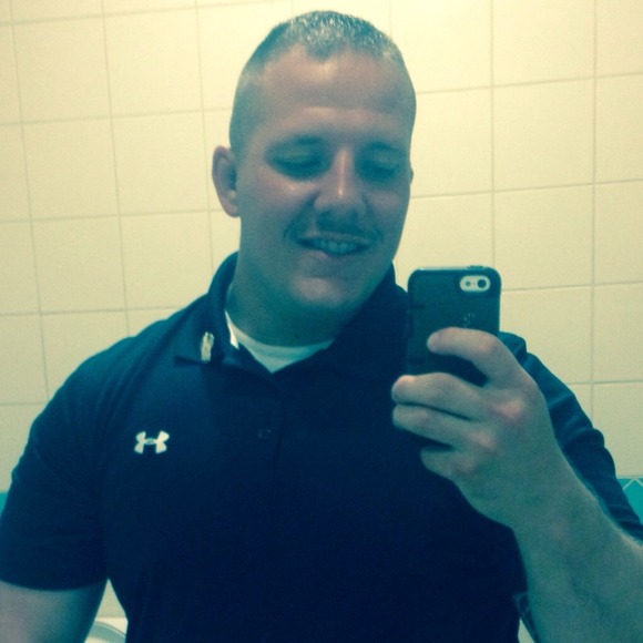 Profile Picture of Logan Fleegle (@fleeglel) on Poshmark