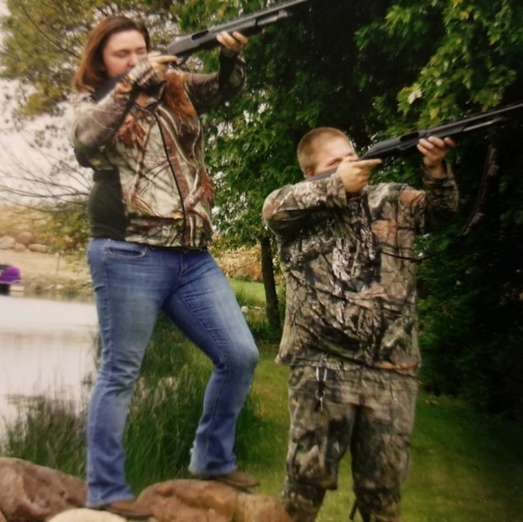 Profile Picture of Stephanie Hanig (@stephanieahanig) on Poshmark