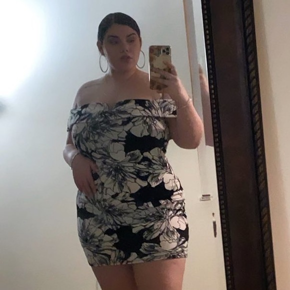 Profile Picture of Maria Argote (@maria_argote) on Poshmark