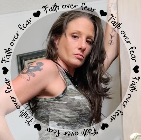 Profile Picture of Angela Pelham (@angnler803) on Poshmark