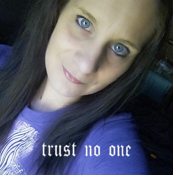 Profile Picture of Lori Mullen (@lorimullen82) on Poshmark