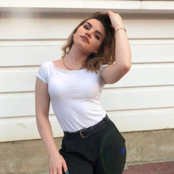 Profile Picture of Leah lee Leah lee (@leahlee235) on Poshmark