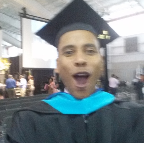 Profile Picture of Cedric Sterling (@cedricsterling) on Poshmark
