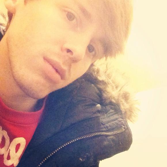 Profile Picture of Adam Hopper (@artmusichair) on Poshmark