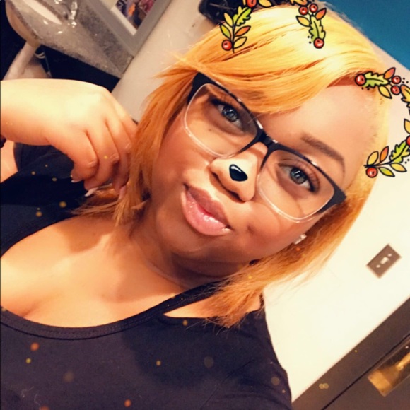 Profile Picture of Courtney Wimbush (@beyoutyjunai) on Poshmark