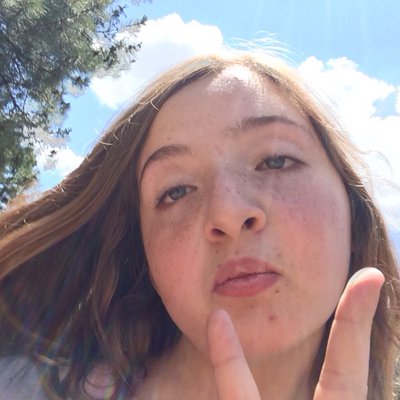 Profile Picture of A (@ArielRaymond14) on Twitter