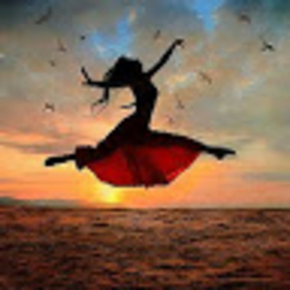 Profile Picture of Robin Serdynski (@carenotes4u) on Poshmark