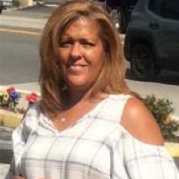 Kim Savage - Poshmark Profile Picture of Kim Savage (@savage1722) on Poshmark