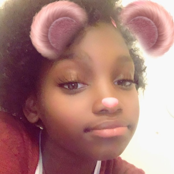 Profile Picture of Lutitia Mischeaux (@tishaa2x) on Poshmark