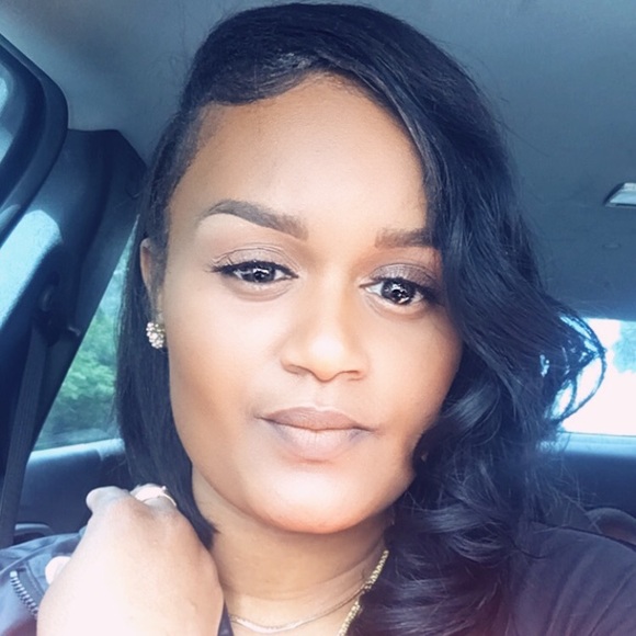 Profile Picture of Britney Levier (@blevier88) on Poshmark