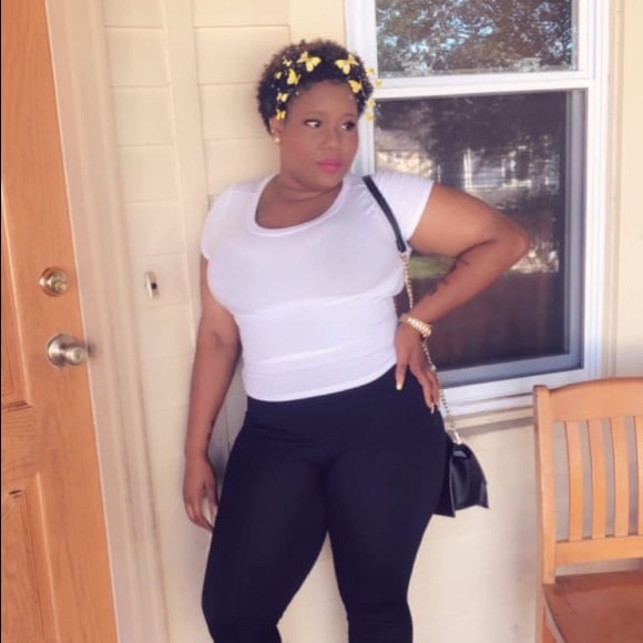 Profile Picture of Alexandra Isaac (@sexysansan29) on Poshmark
