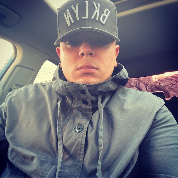 Profile Picture of Zelman Schapira jr (@elschap0) on Poshmark