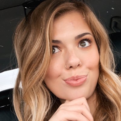 Profile Picture of Emily (@emilybarron017) on Twitter