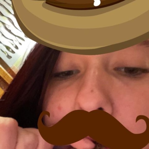 Profile Picture of Lily Tyler (@the1tehe1queen) on Poshmark