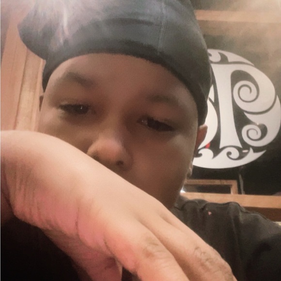 Profile Picture of Grantley Davis (@grantley872) on Poshmark