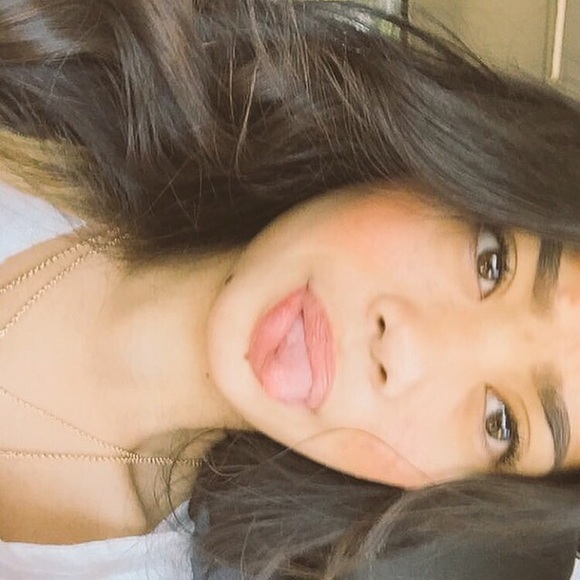 Profile Picture of Justene Carmona (@jchardonnae) on Poshmark