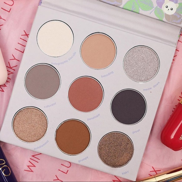 Profile Picture of Stephanie Robusto (@magickitties) on Poshmark