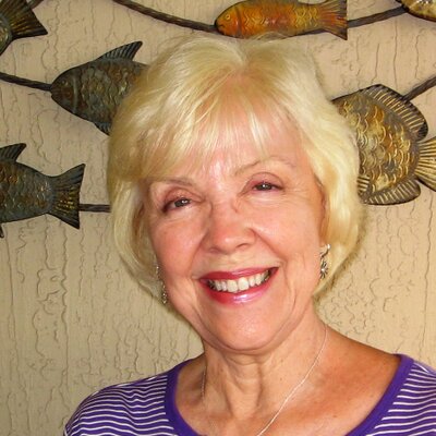 Profile Picture of Eileen Holden (@Holdengrandma) on Twitter