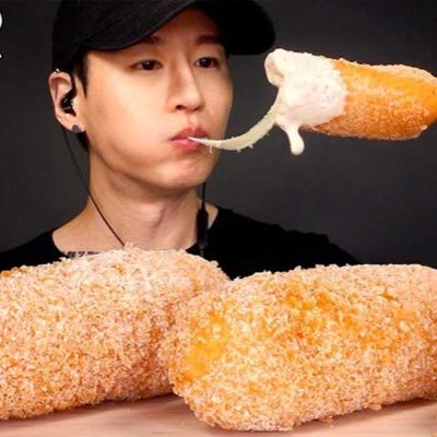Profile Picture of Zach Choi Fan Page (@zachchoifoods) on Twitter