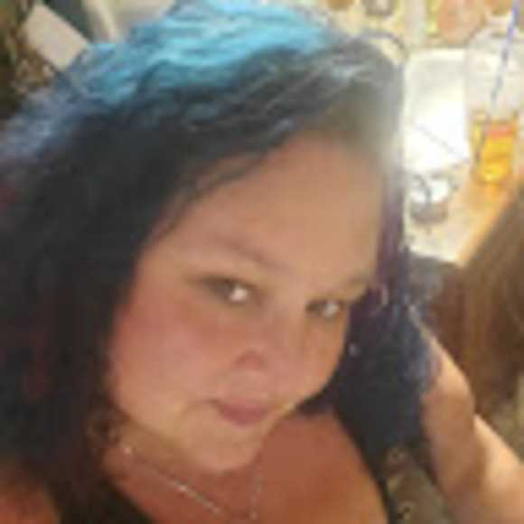 Profile Picture of Christina Downer (@christinadow757) on Poshmark