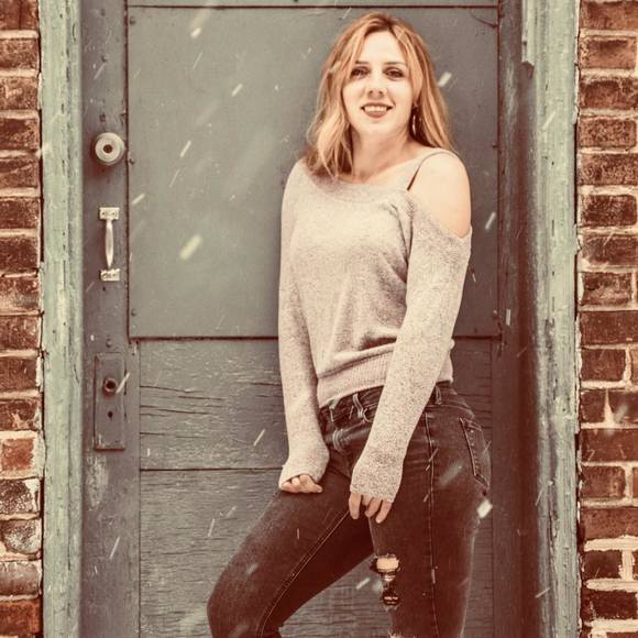 Profile Picture of Ira Chalenko (@chilya7) on Poshmark