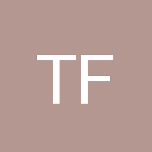 Profile Picture of Tetyana Fedorovych (@whisperor) on Poshmark