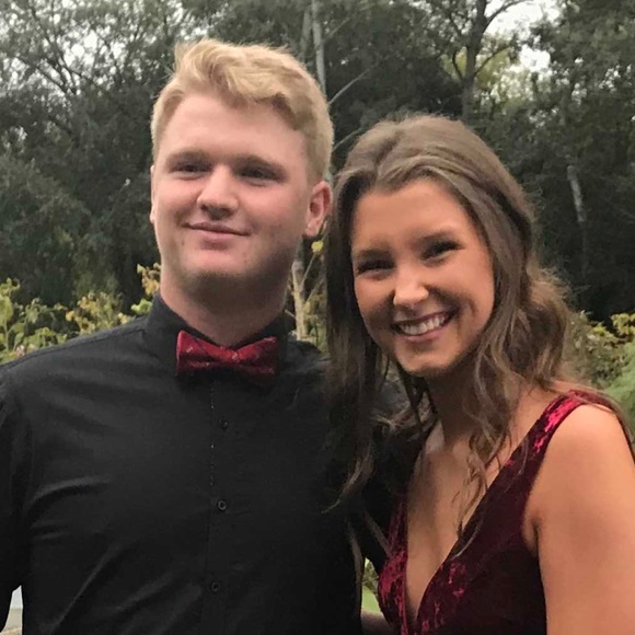 Profile Picture of Devin Brownlee (@brownlee16) on Poshmark