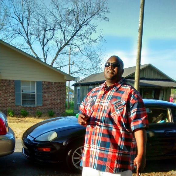 Profile Picture of Richard Lee (@richardlee461) on Poshmark