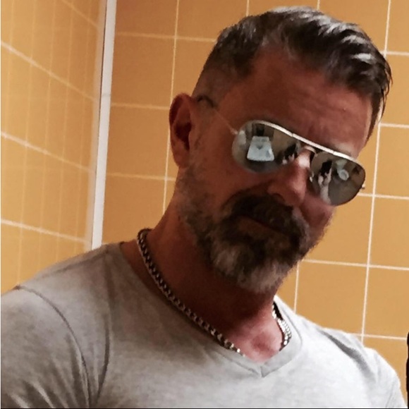 Profile Picture of Martin Pfeifer (@pfeifer63) on Poshmark