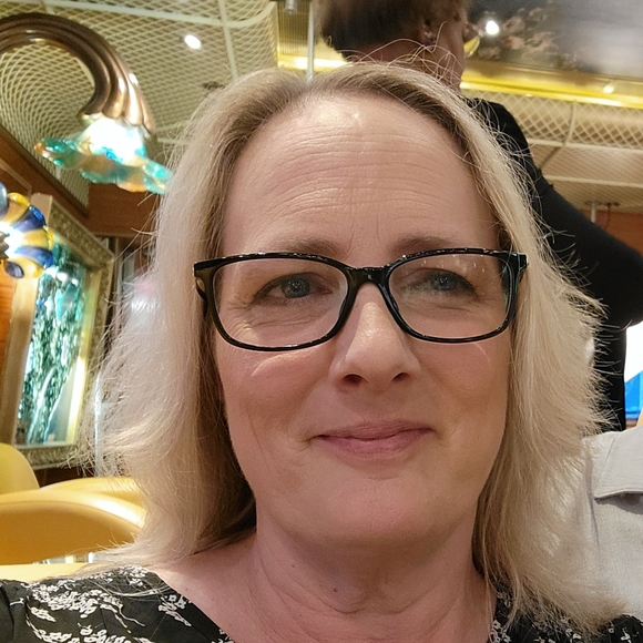 Profile Picture of Mistie Mauldin (@evdawn) on Poshmark