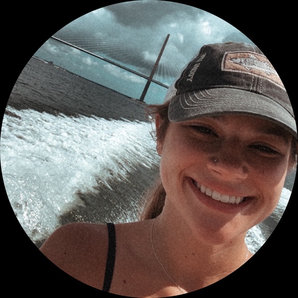 Profile Picture of Kaitlyn Overmier (@kaitlynovermier) on Poshmark