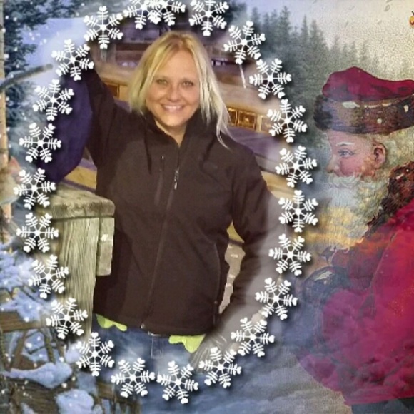 Profile Picture of Deloris Kreklow (@dkreklow61) on Poshmark