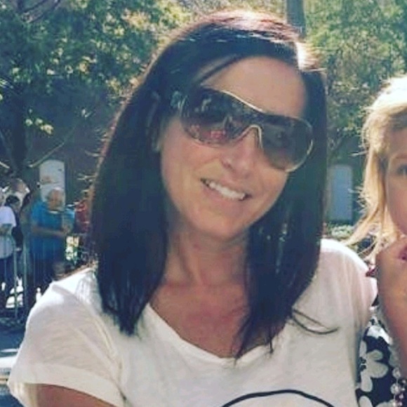 Profile Picture of Jennifer Schembri (@jschembri432) on Poshmark
