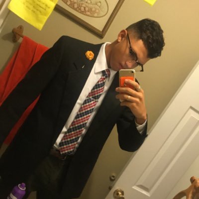 Profile Picture of The Therapist (@locklear_julius) on Twitter