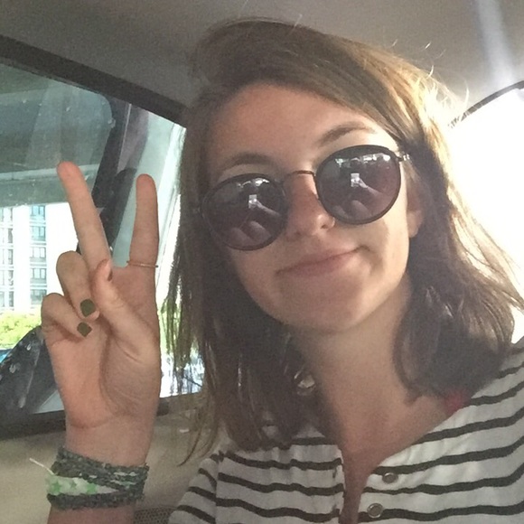 Profile Picture of Hailey Chase (@haileyychase) on Poshmark