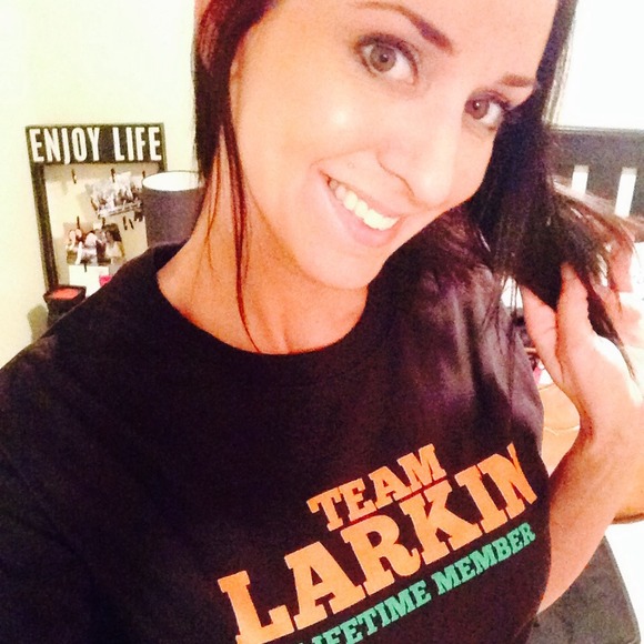 Profile Picture of Lindsey Larsen (@lindzkl121) on Poshmark